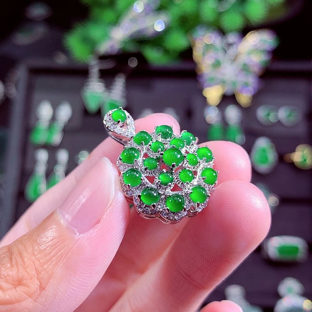 颈饰未镶嵌翡翠天然