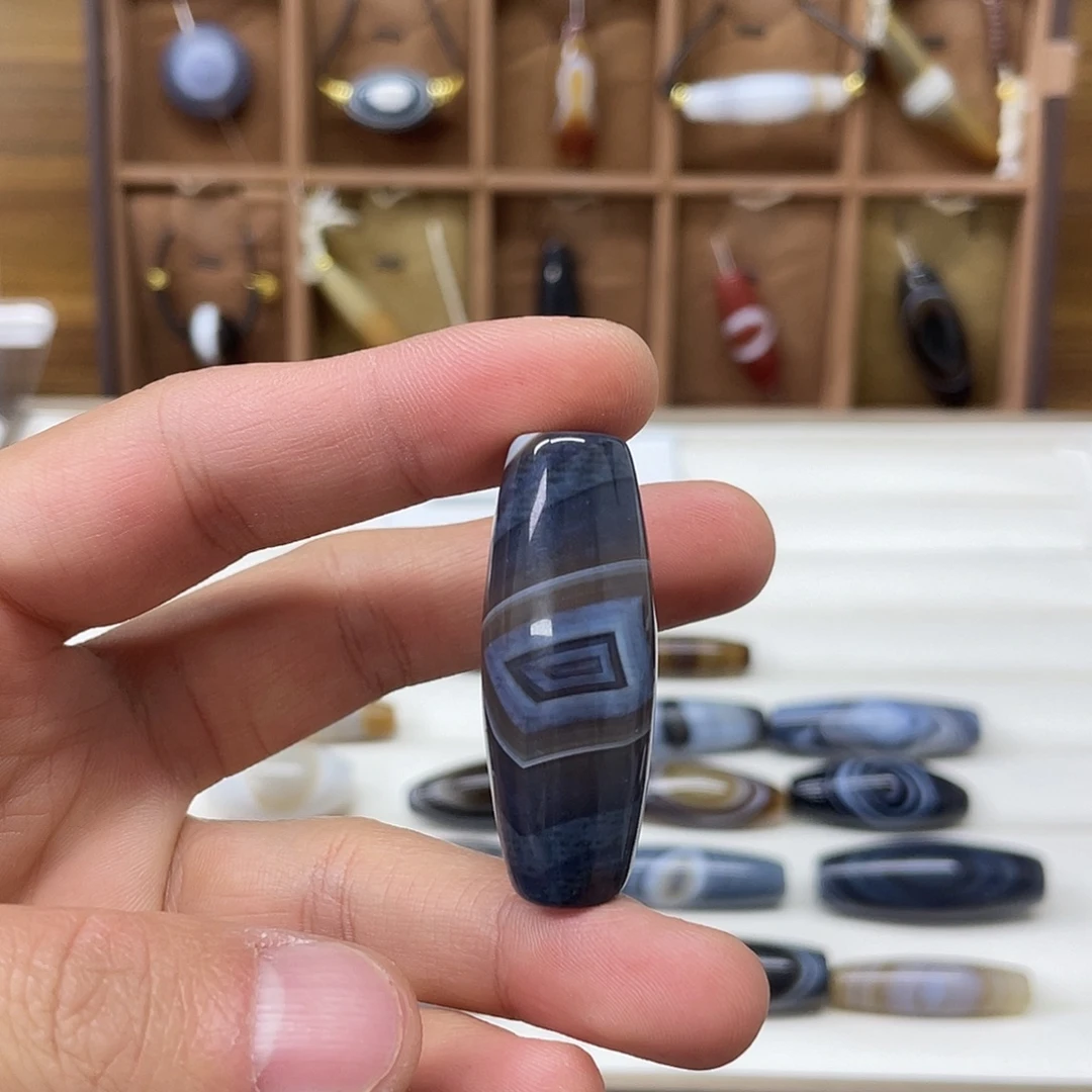 沐***川玛瑙/玉髓合金颈饰