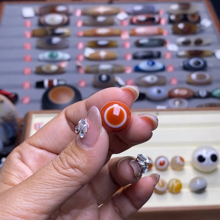 请***哥玛瑙/玉髓未镶嵌颈饰