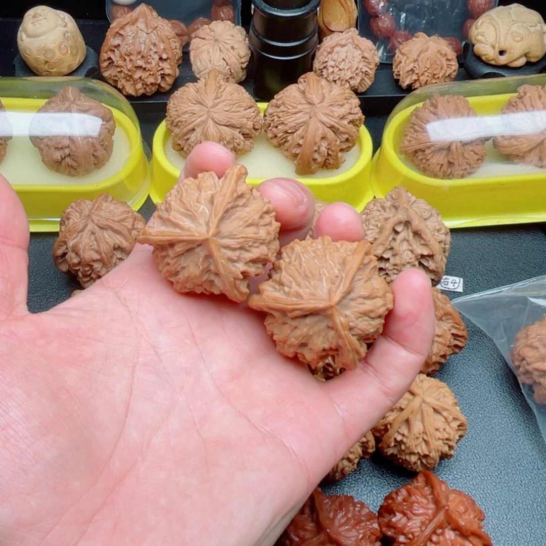 文玩核桃把件盘山三棱41×40×40