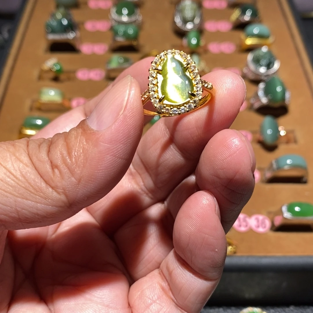 唐***非和田玉未镶嵌戒指