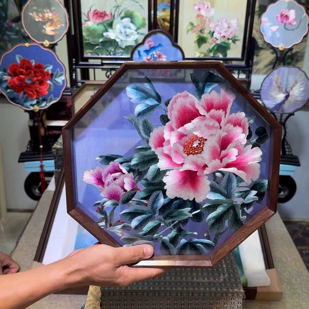 刺绣刺绣工艺精湛异色