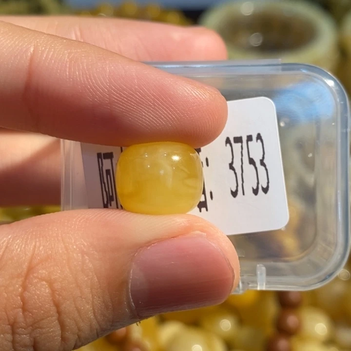 琥珀未镶嵌珠宝奇石3753