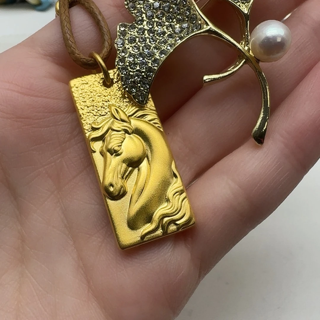 足金镶嵌淡水珍珠颈饰