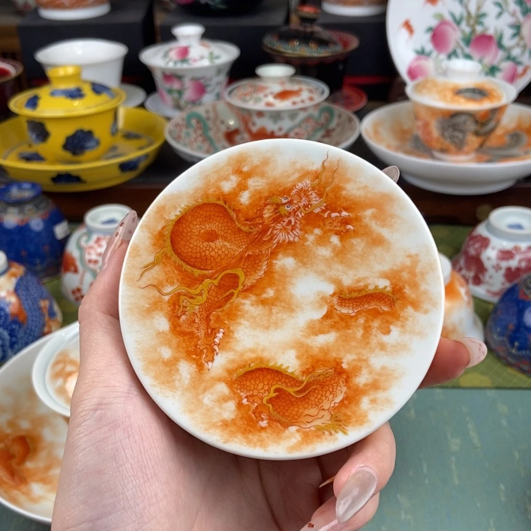 陶瓷的设计师是一个人的