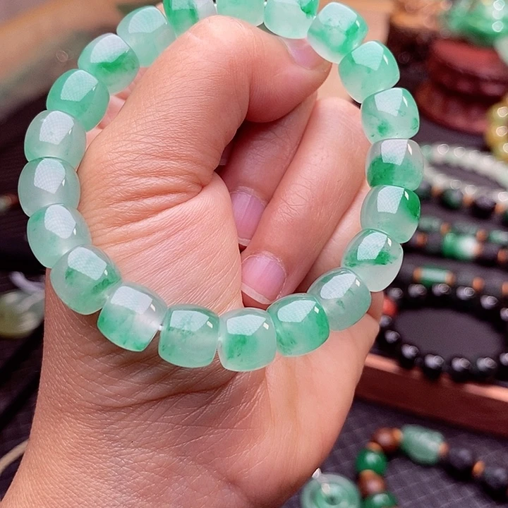 春***关石英质玉（非洲翠）未镶嵌串