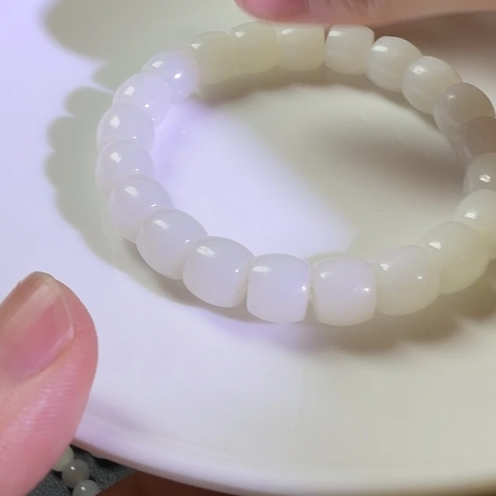 和田玉未镶嵌手链卡10俄白直切