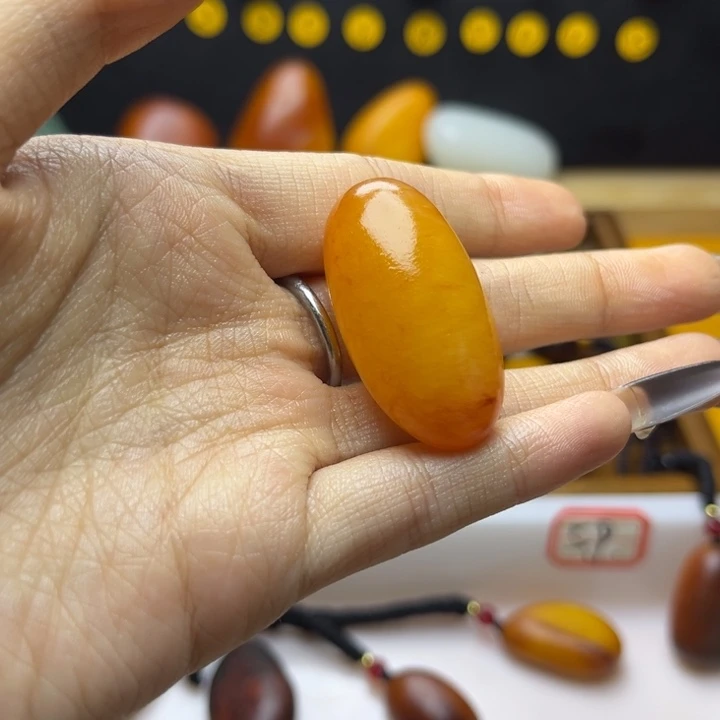 宏***杰未镶嵌和田玉（糖玉）珠宝半成品