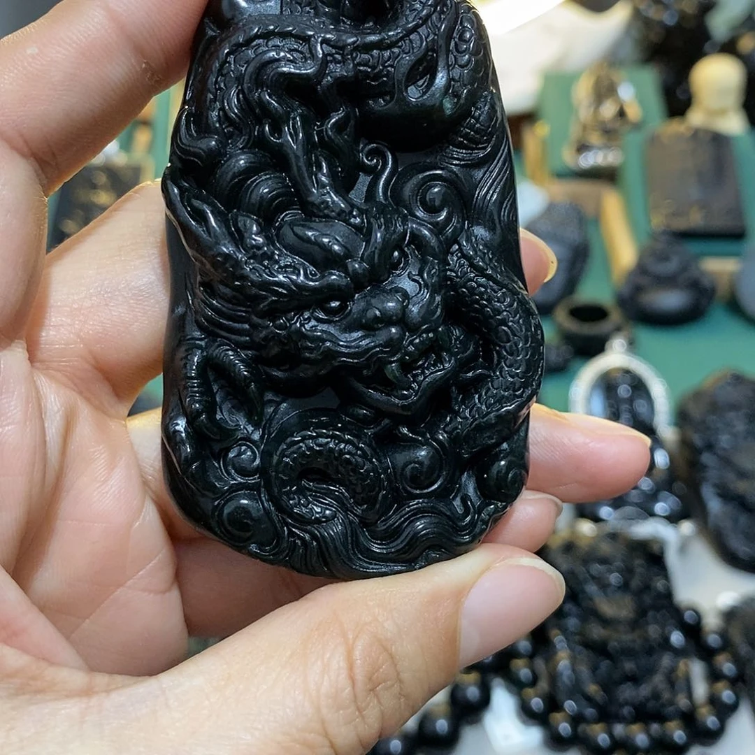 蛇纹石玉颈饰未镶嵌中****神