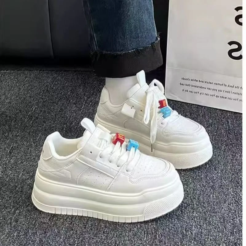 极简风休闲鞋夏季运动时尚休闲鞋百搭运动休闲鞋增高