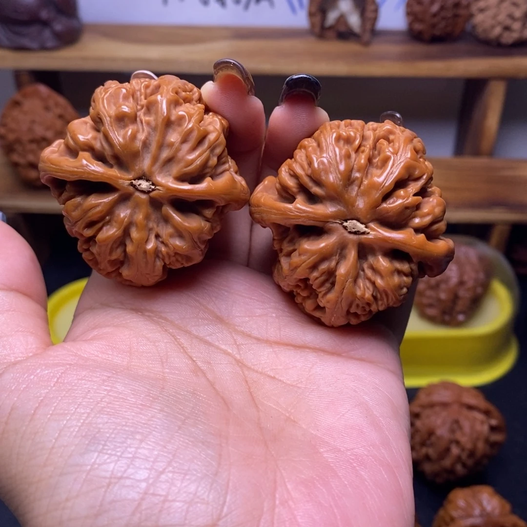 坚***强吊坠文玩核桃粗筋福利