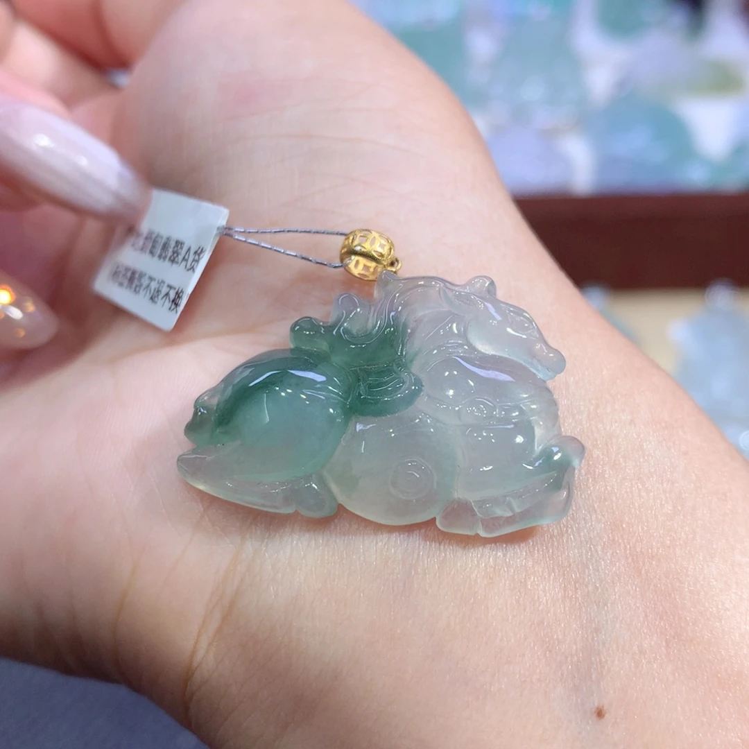 颈饰18K金镶嵌翡翠翡翠