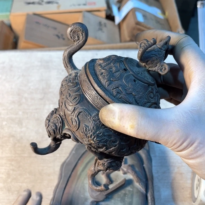 亮**球新亿阁祝福大家新年快乐