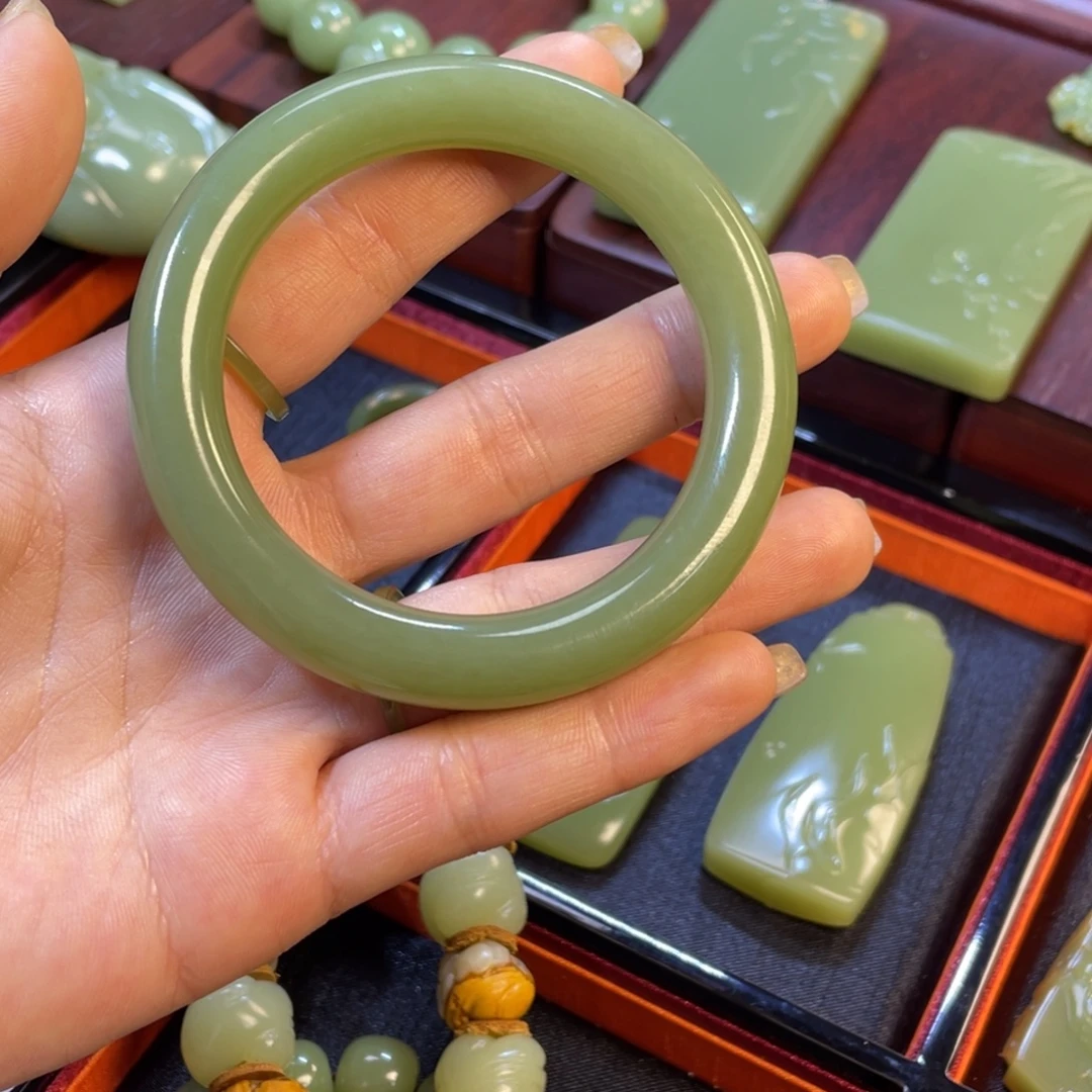 清***风岫岩老玉（透闪石质玉）未镶嵌挂件