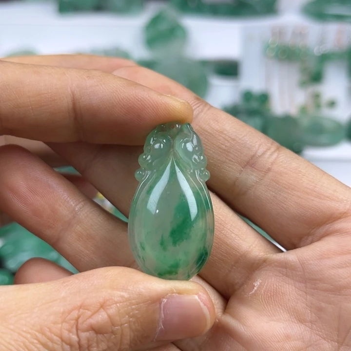 石英岩玉未镶嵌颈饰