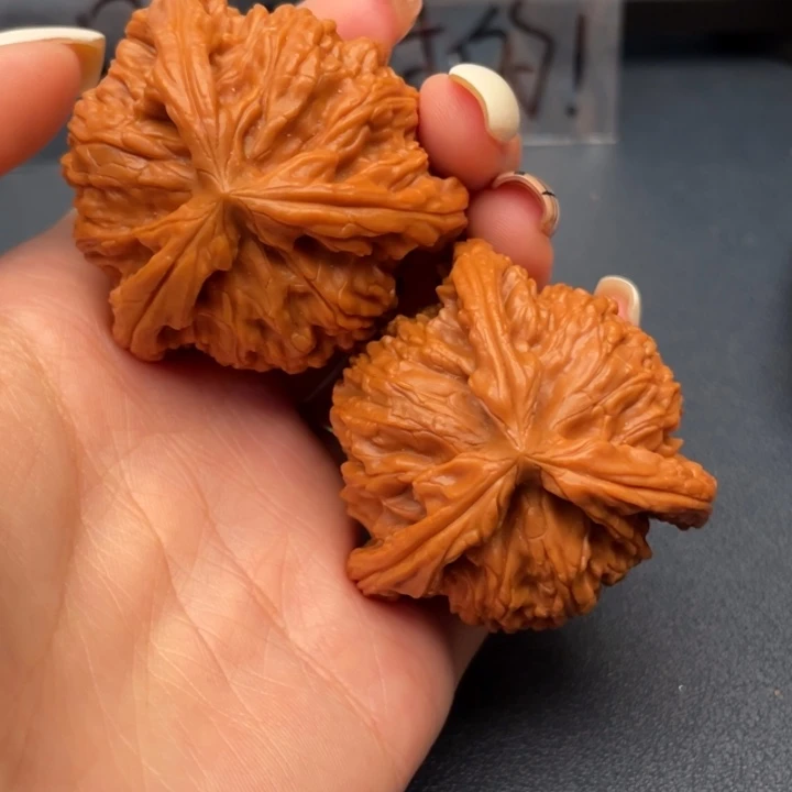 随***心文玩核桃吊坠白狮子