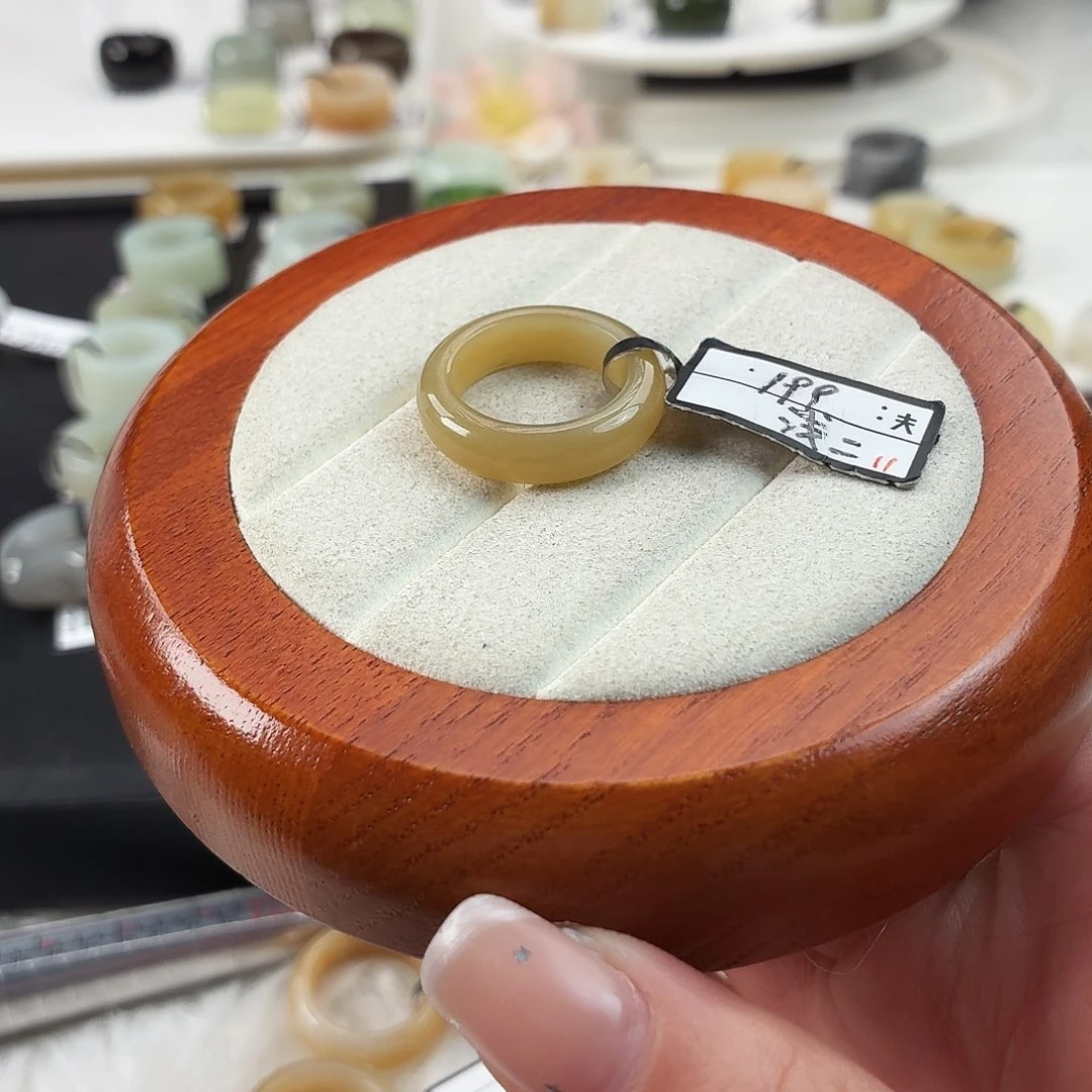 和田玉未镶嵌戒指Q62糖泥鳅背内径17.2