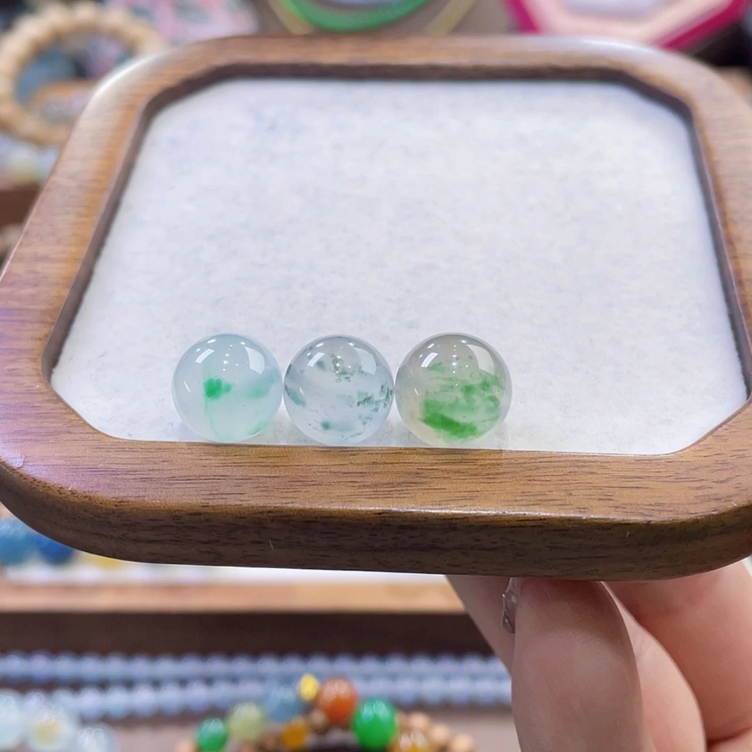 【闪购商品】翡翠颈饰未镶嵌高冰咖飘花单颗