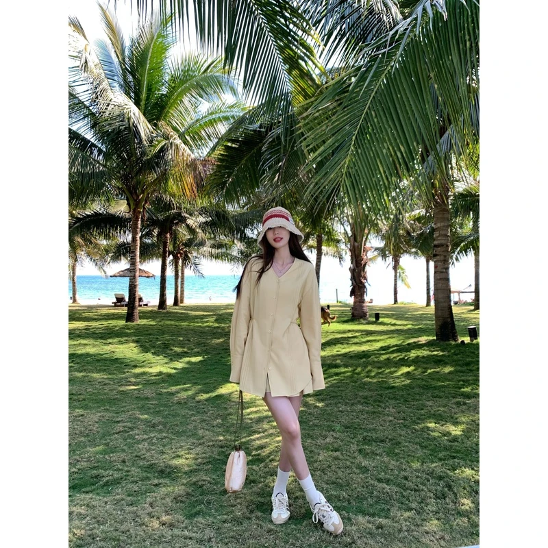 【现货5折】小君君布兰妮 雾漫山樱 新中式领衬衣短款半裙时尚套装