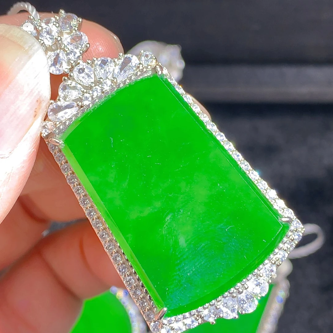 翡翠颈饰银S925镶嵌吊坠