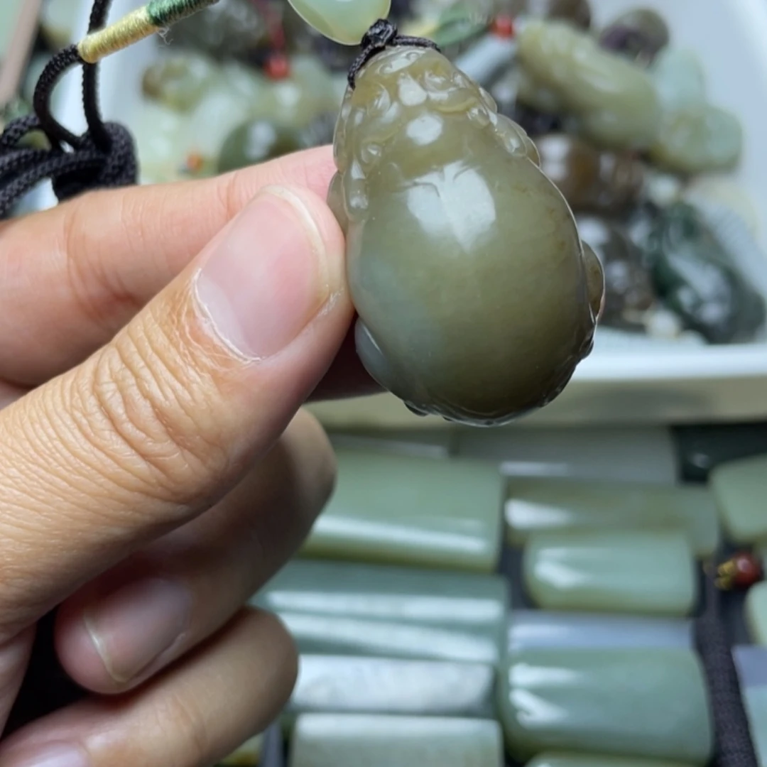 【闪购商品】颈饰未镶嵌和田玉