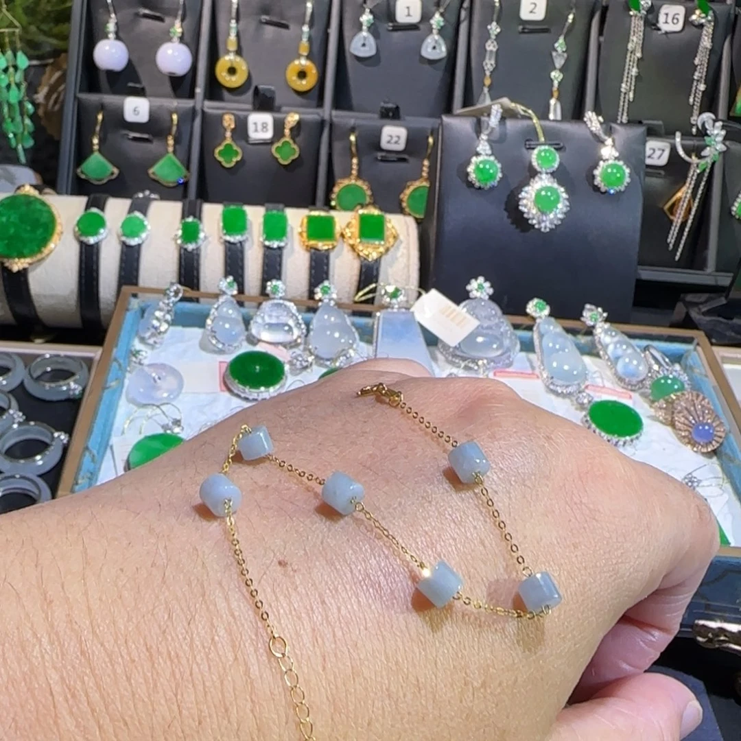 翡翠18K金镶嵌颈饰手链