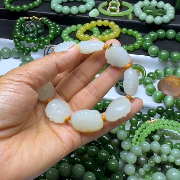 手链未镶嵌和田玉为****银