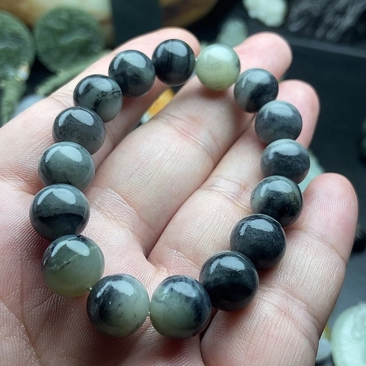 高***兰和田玉（糖玉）未镶嵌颈饰