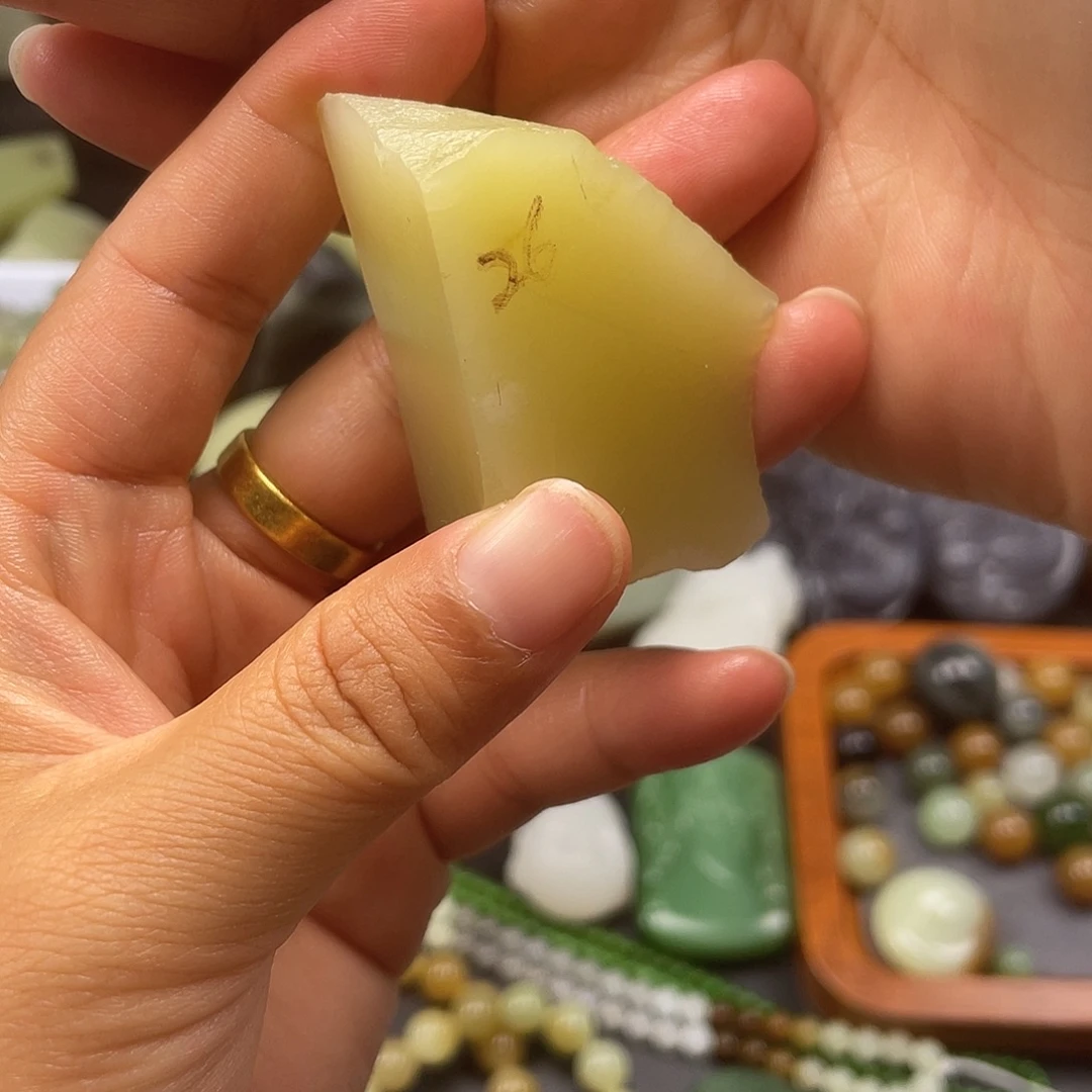和田玉（糖玉）未镶嵌挂件
