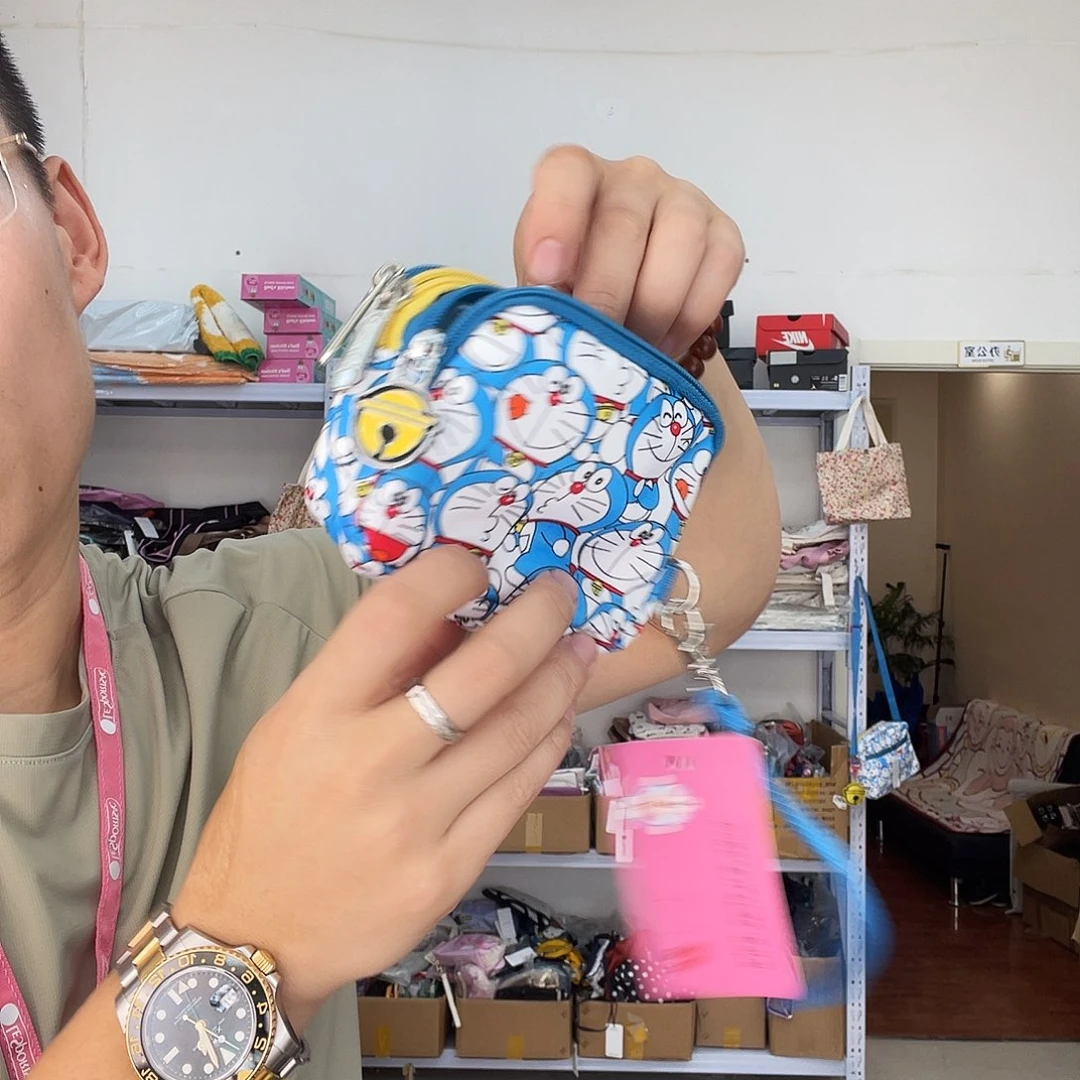 PU化妆包等产品和产品