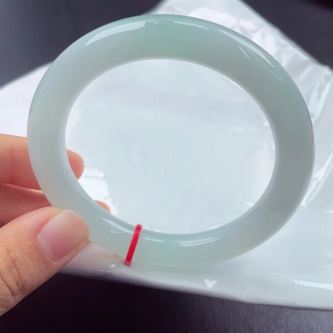 翡翠未镶嵌手镯（圆镯）5657圈