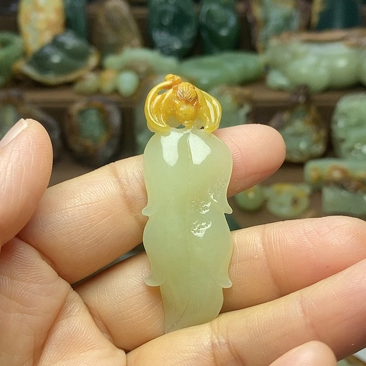 岫岩河磨玉（透闪石质玉）未镶嵌颈饰