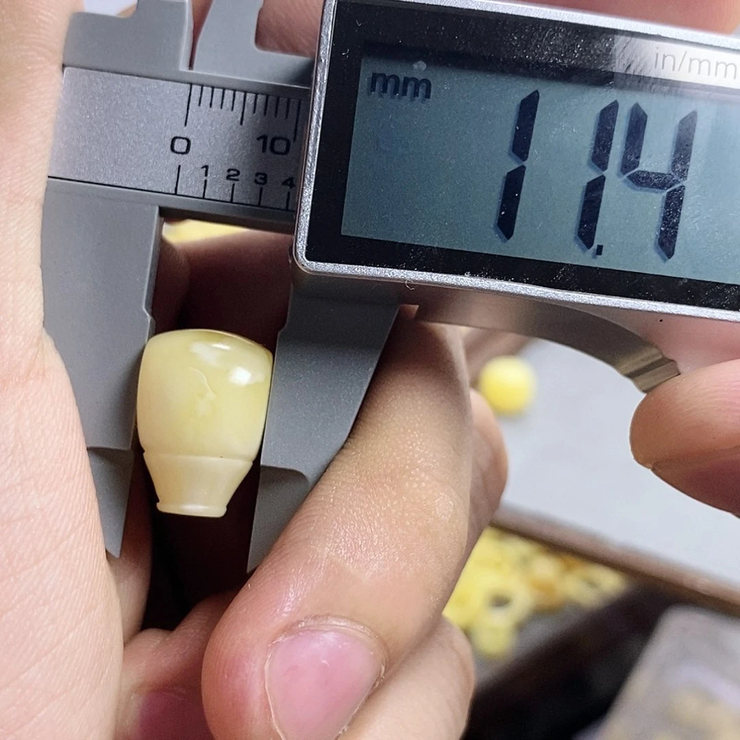 未镶嵌吊坠(不含链)蜜蜡