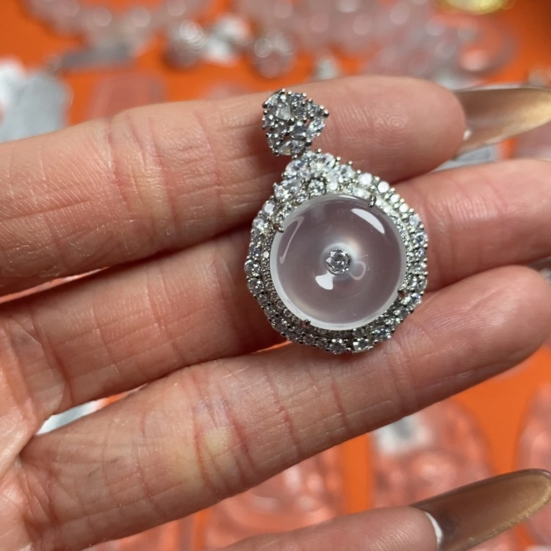 石英质玉颈饰未镶嵌