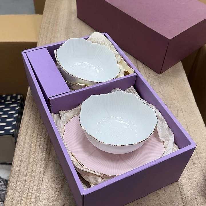 瓷片噗哈哈哈哈哈哈哈哈哈我笑