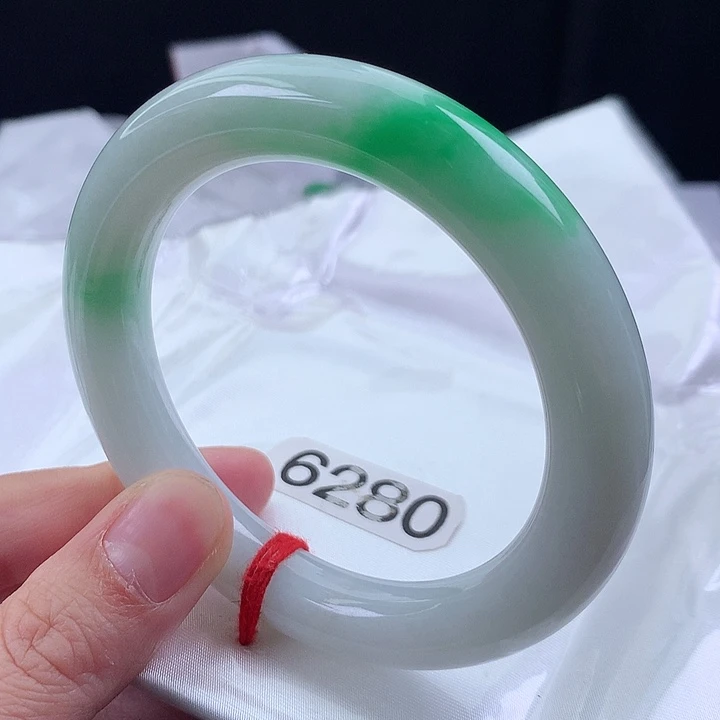 翡翠未镶嵌手镯57有瑕