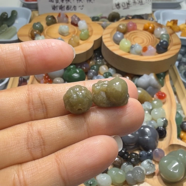 和田玉未镶嵌珠宝半成品