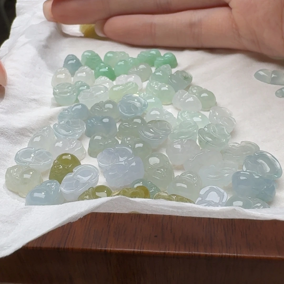 未镶嵌挂件翡翠福利1个，不包邮，拍邮费发货