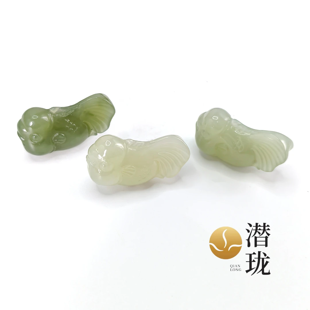 【潜珑】dm-1807和田玉宝石光高冰锦鲤吊坠33mm 多样性拍一发一