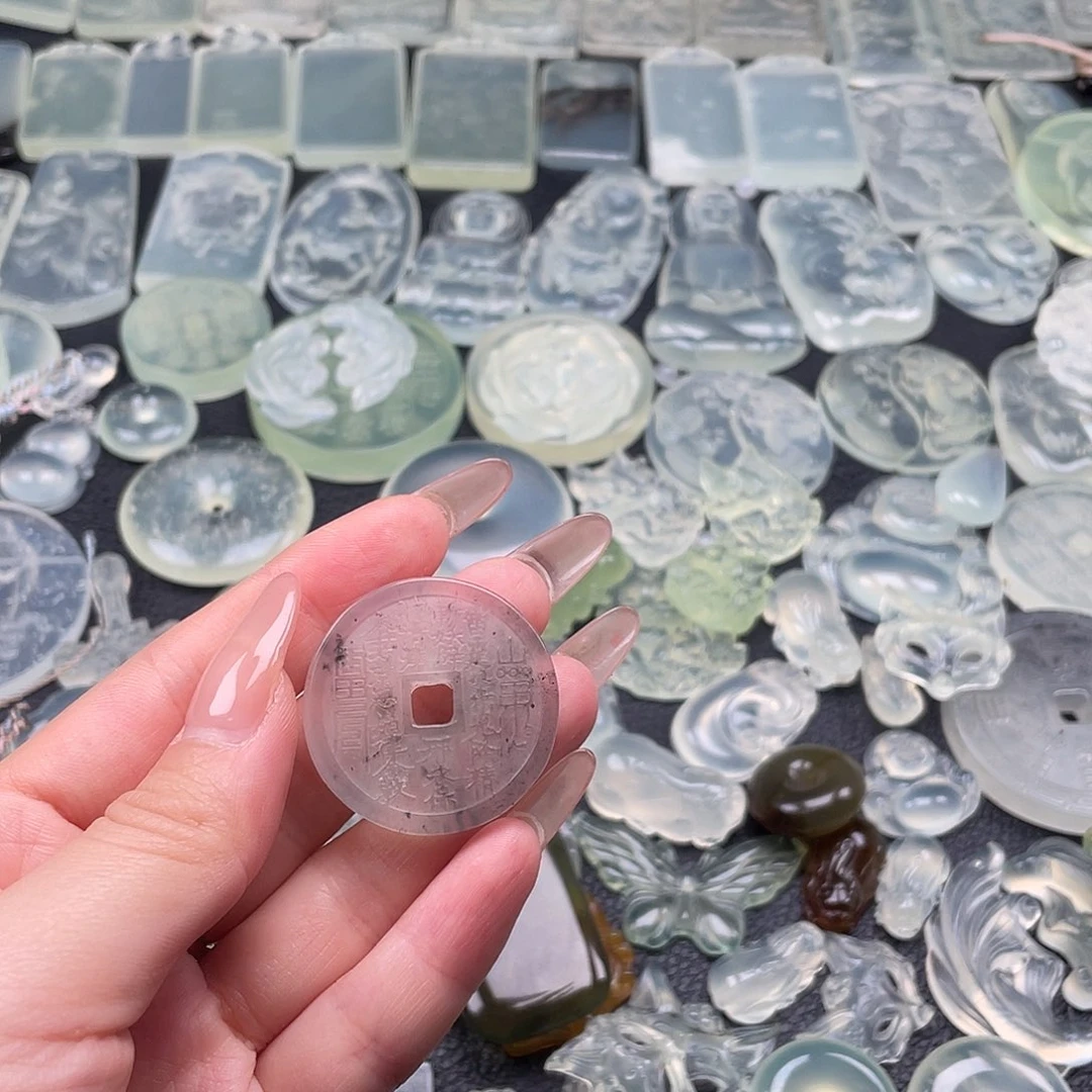 未镶嵌岫玉颈饰山鬼