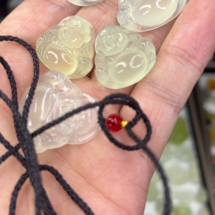 慕***白未镶嵌岫玉颈饰白冰佛公精品高货