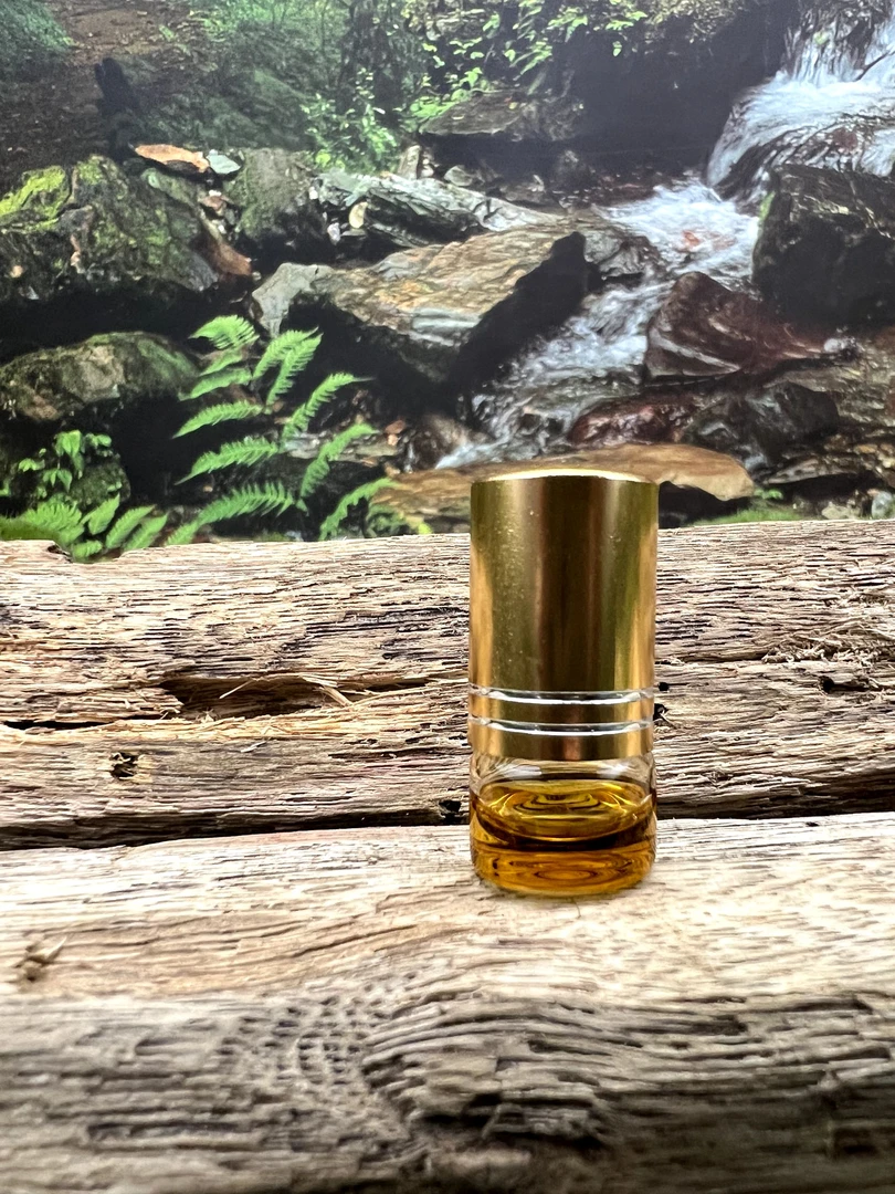 古法绿奇楠沉香精油持久留香