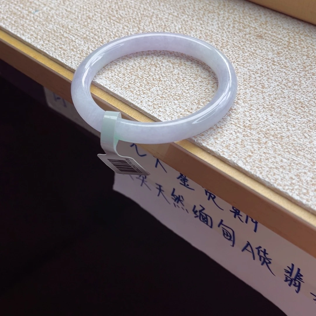 翡翠手镯未镶嵌手镯