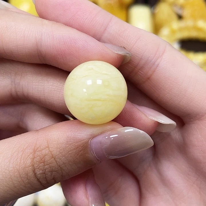 琥珀未镶嵌裸石17.2mm虎皮瑕 465