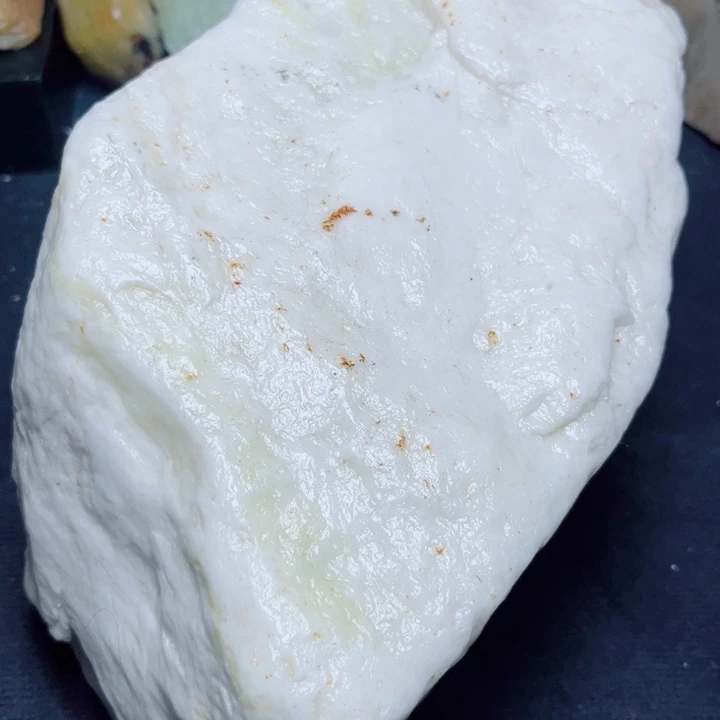 华***器和田玉未镶嵌珠宝奇石