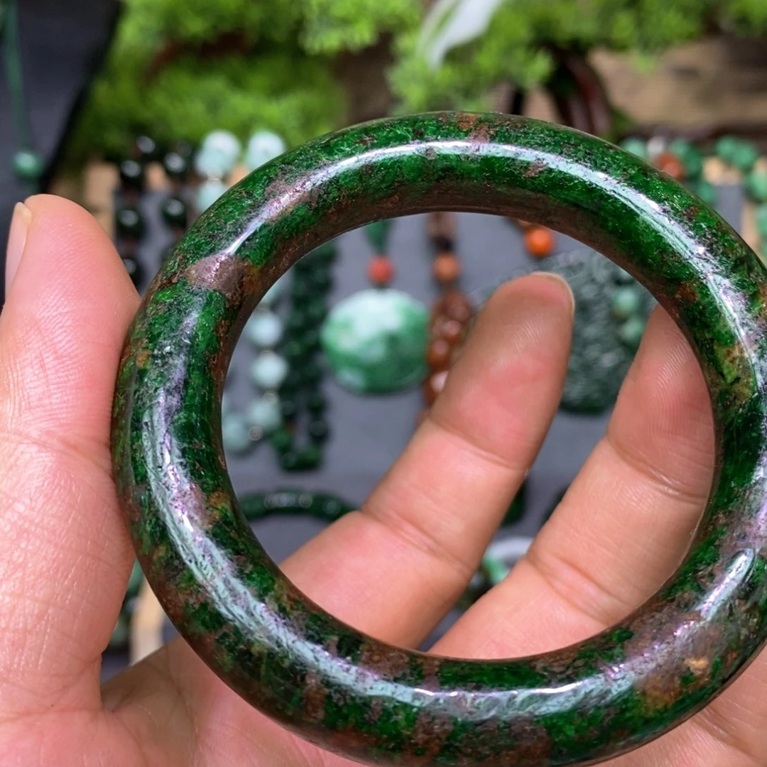 翡翠手镯未镶嵌坚***子漂亮美眉