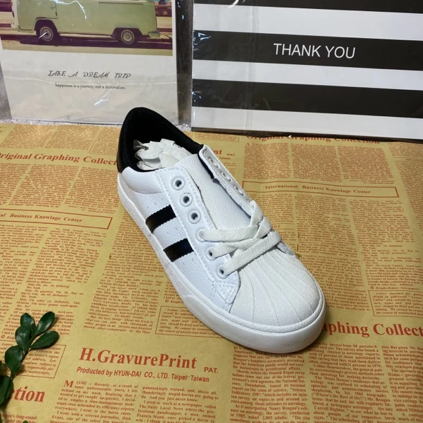 女士小白鞋时尚百搭