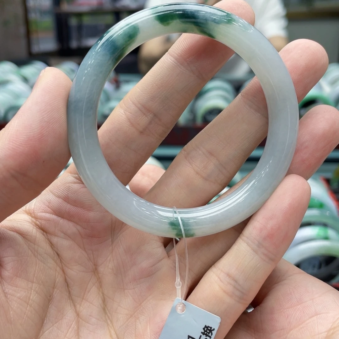 翡翠手镯未镶嵌恒****饰手镯