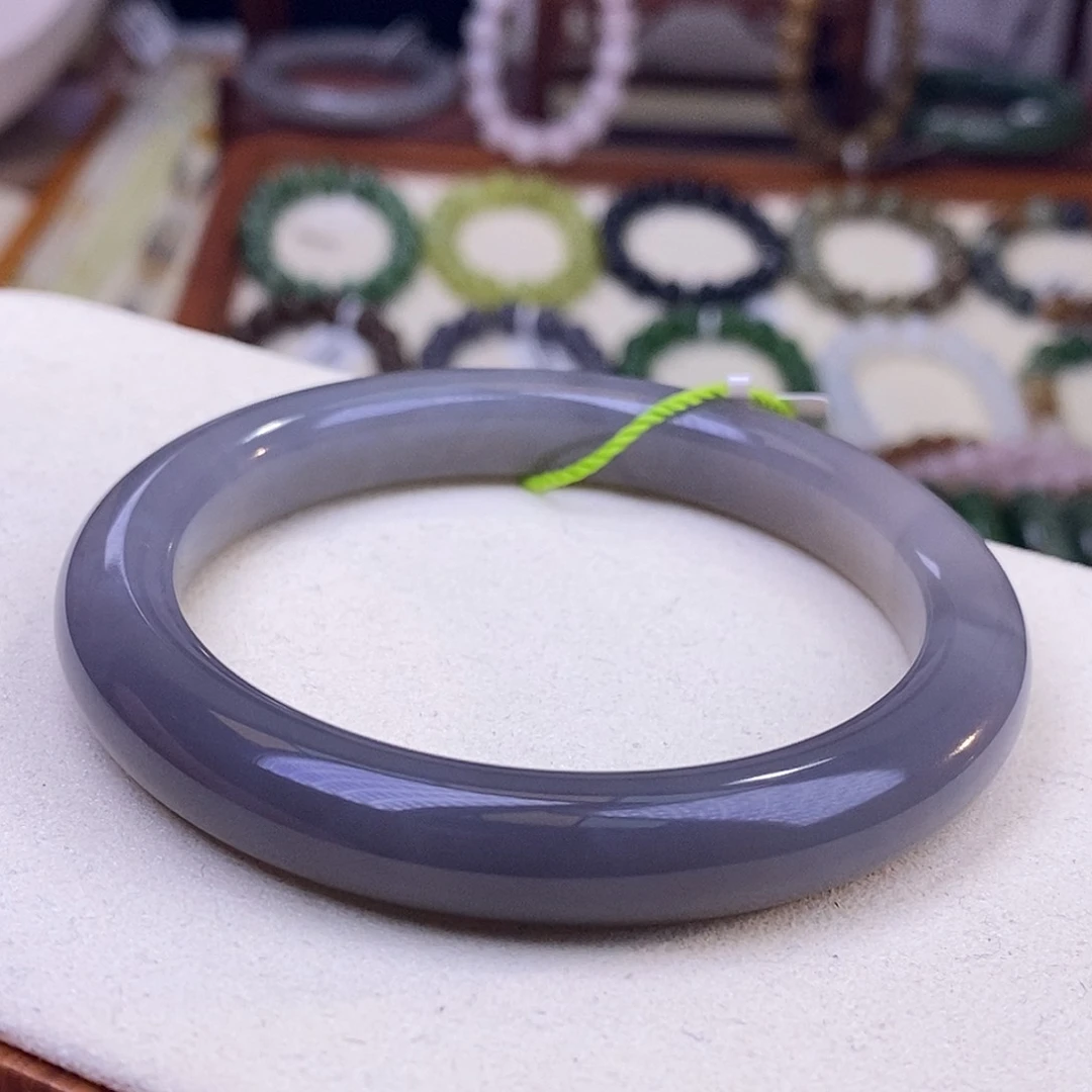 颈饰未镶嵌和田玉59收藏级老矿料冰底烟紫手镯