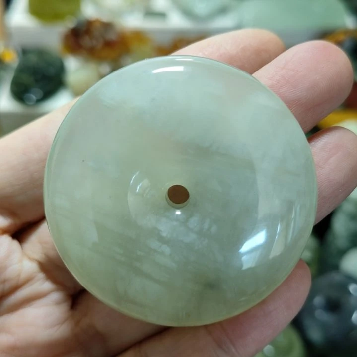 岫玉未镶嵌平安扣